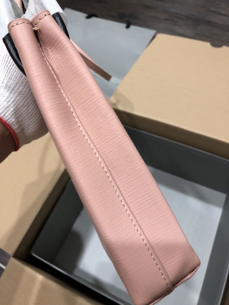 Ba1en*iaga shopping bags